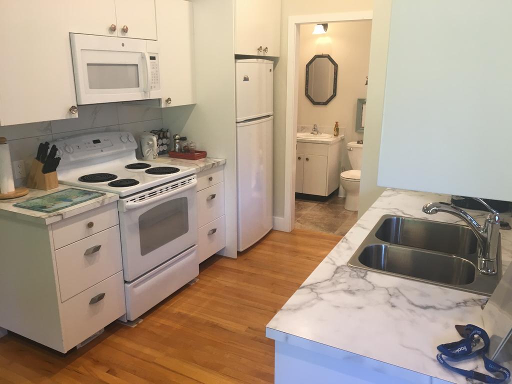 Ashling Cottage Qualicum Beach Buitenkant foto